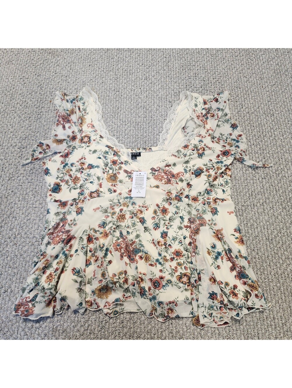 Torrid Priya Paisley Stretch Mesh V-Neck Flutter Sleeve Fit and Flare Top NWT